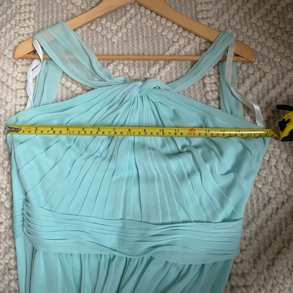 David’s Bridal Gown - Picture 5 of 9